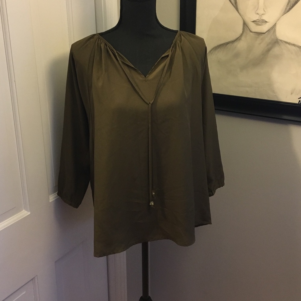 NWOT! Michael Kors olive green flowy top 💚